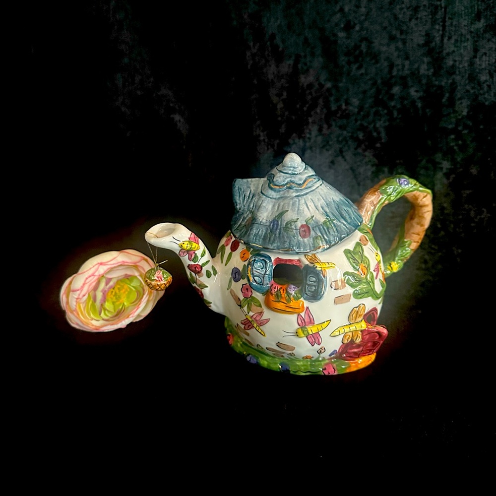 Dragonfly Inn Teapot Shaped Candle Tea Light Holder by Popular
